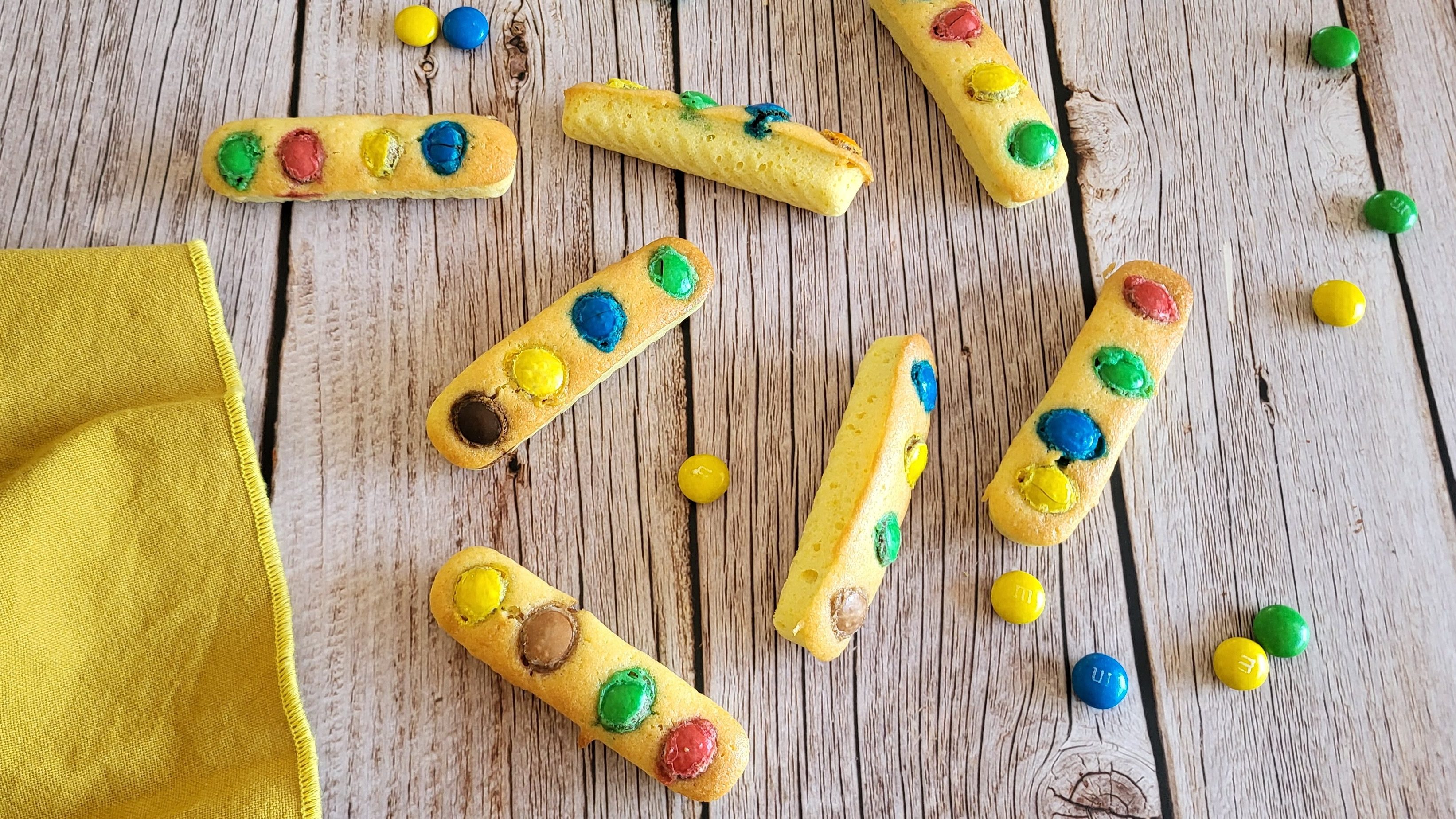 Madeleines longues aux smarties