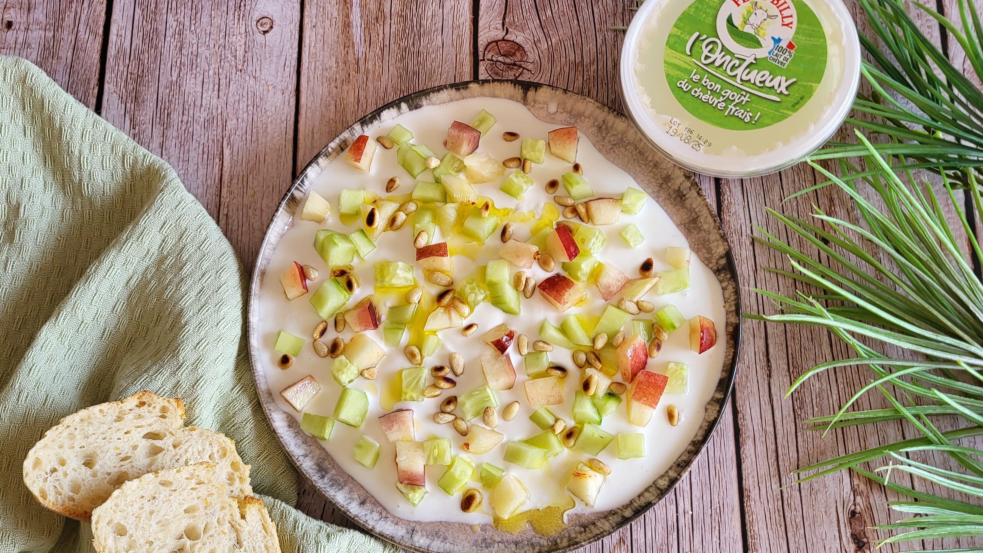 Tartinade fraîcheur au chèvre, concombre et nectarine