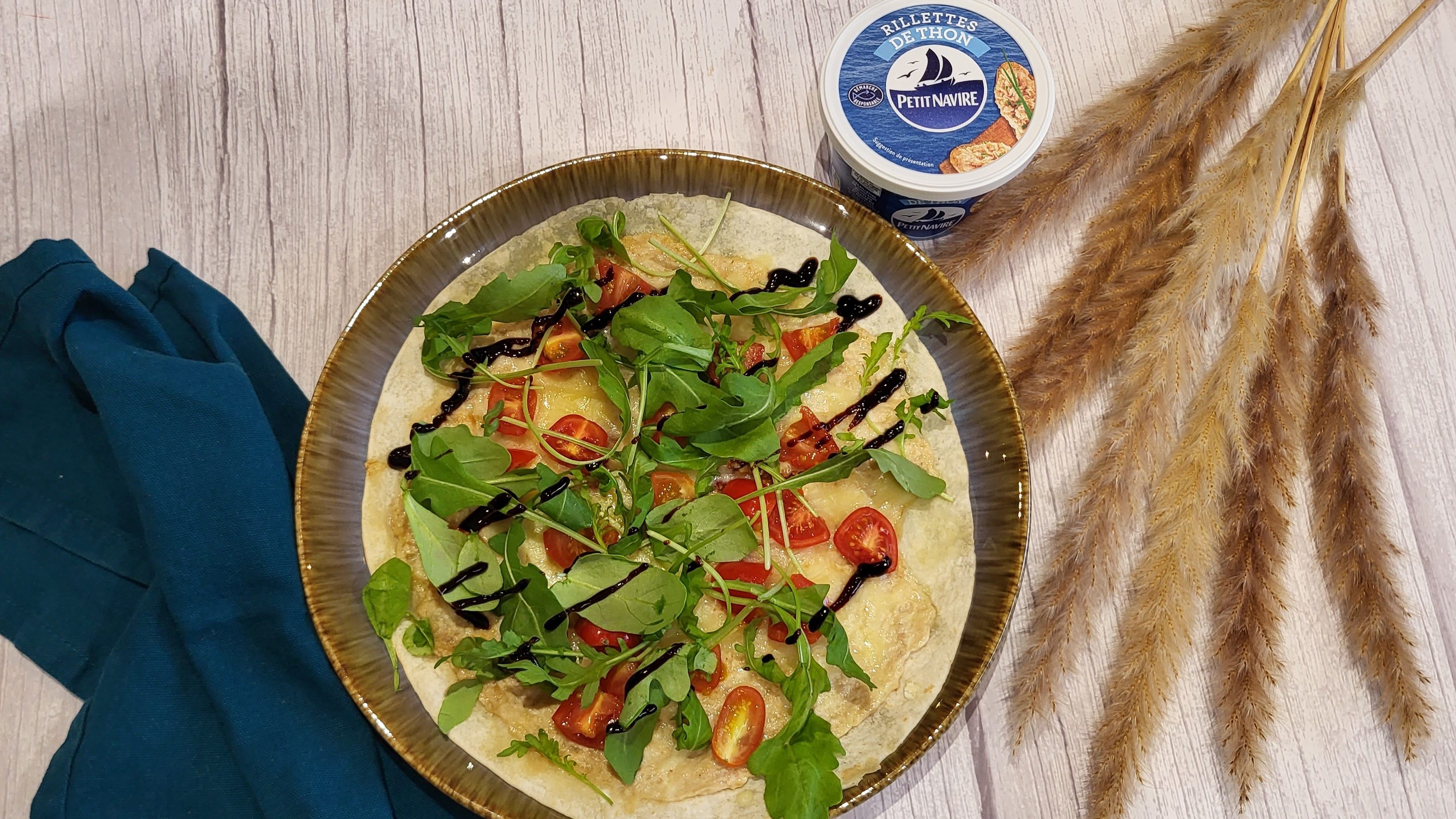 Pizza-wrap au thon et fromage fondant