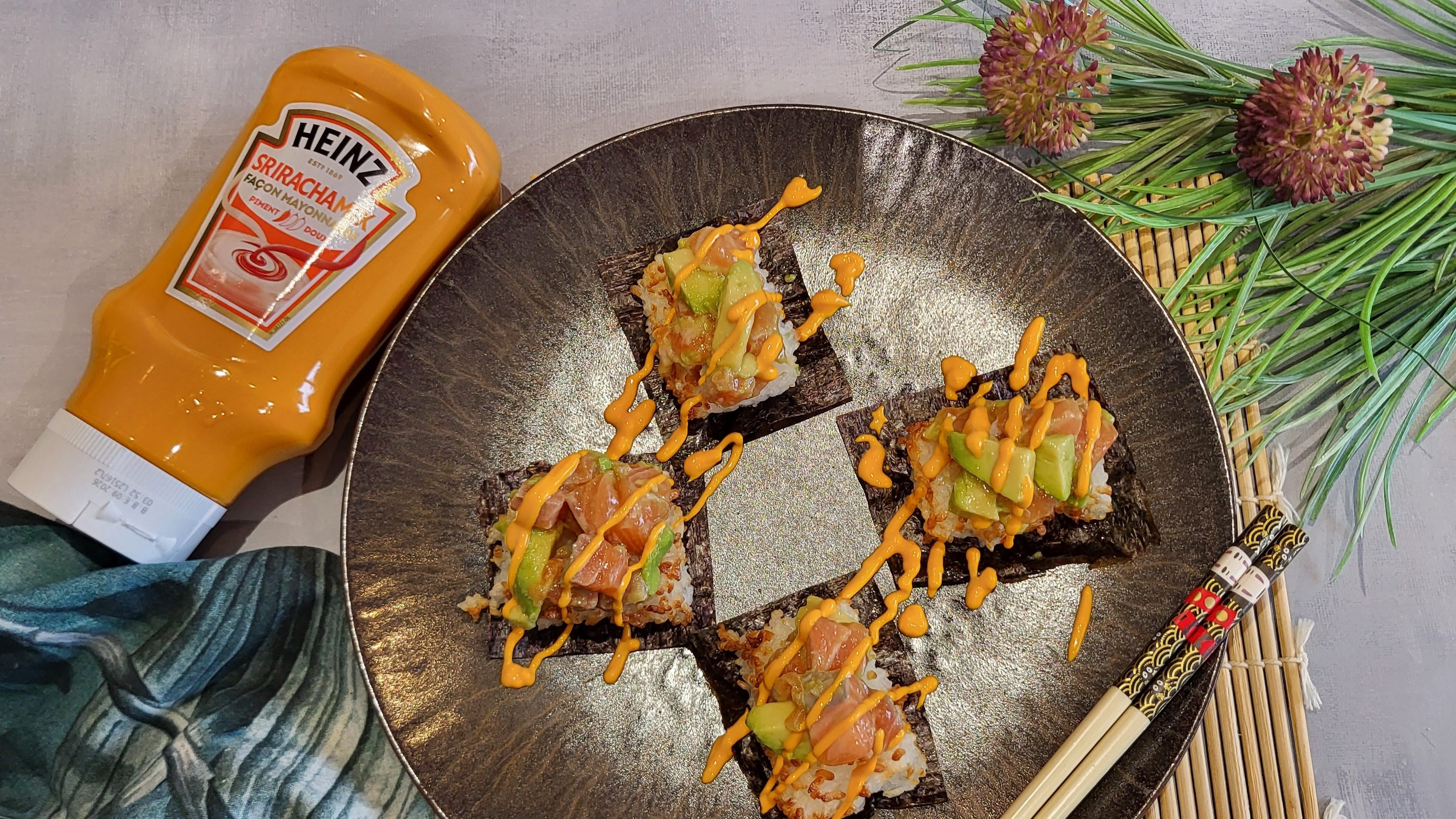 Cup de riz croustillant saumon avocat