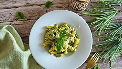 Pâtes crémeuses au pesto et artichauts grillés