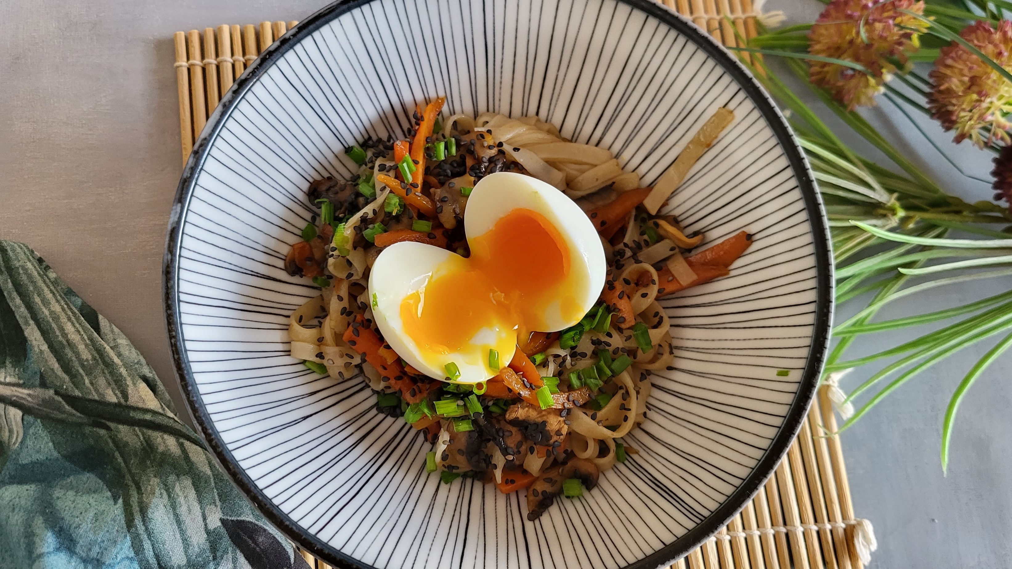 Nouilles de riz sautées aux légumes