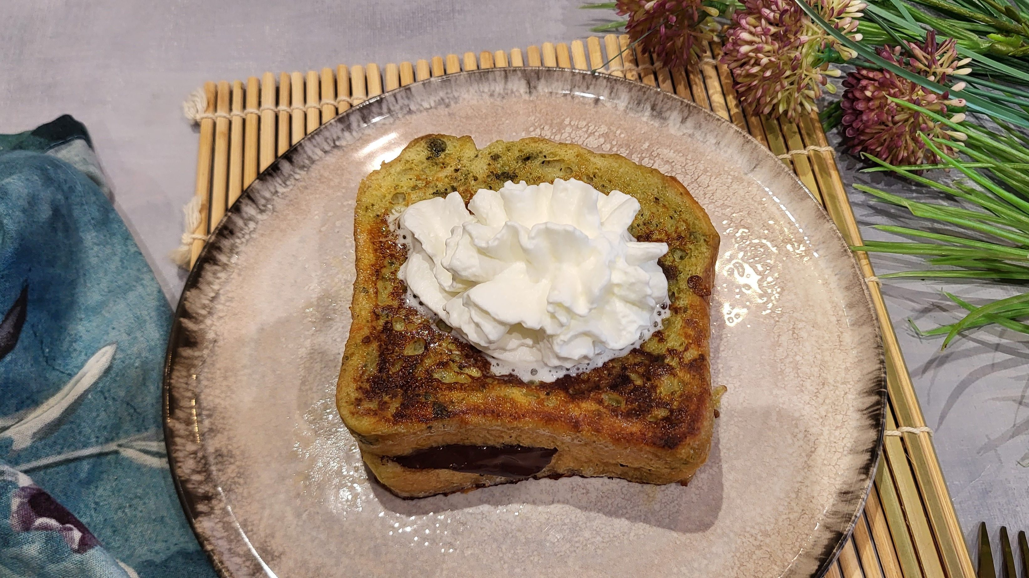 Pain perdu au matcha et chocolat