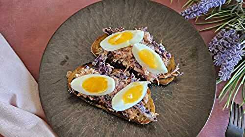 Tartines de chou rouge & oeufs