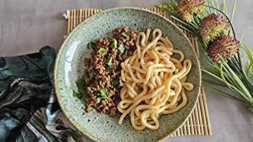 Udon sauce miso-cacahuète & bœuf