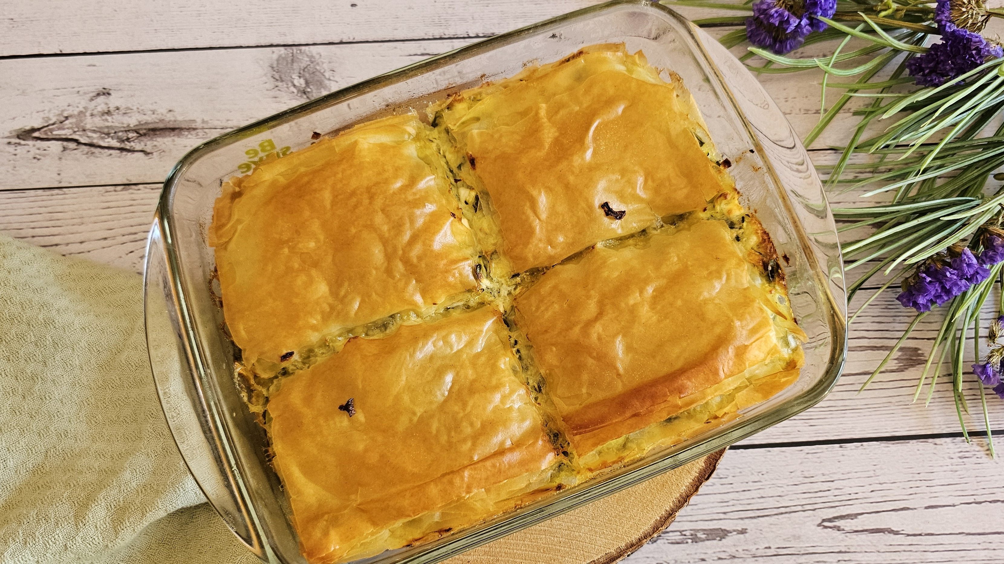 Feuilleté grec aux courgettes et à la feta [Kolokithopita]