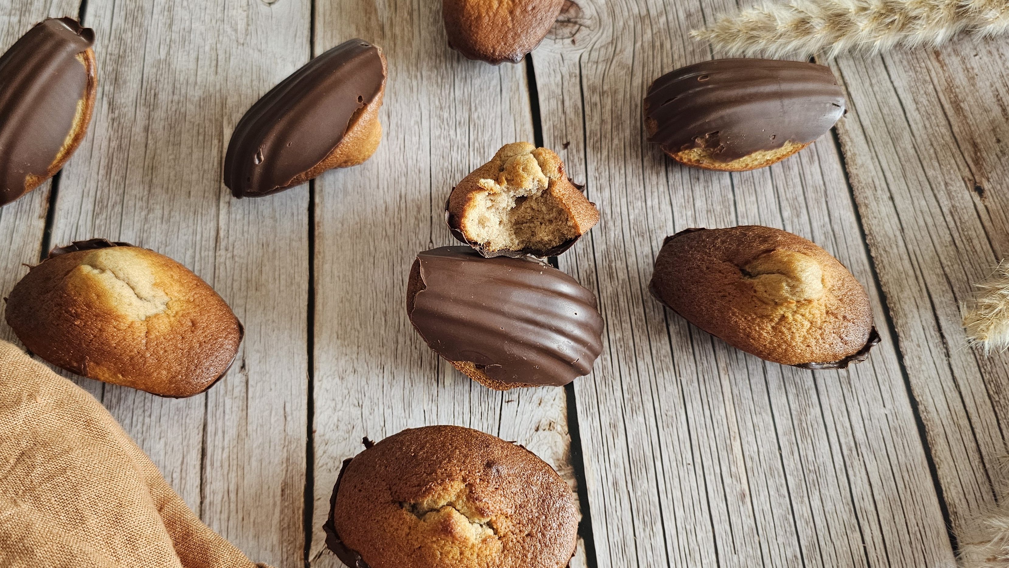 Madeleines à la crème de marron en coque chocolat