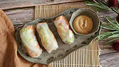 Les rouleaux de printemps à la sauce cacahuète