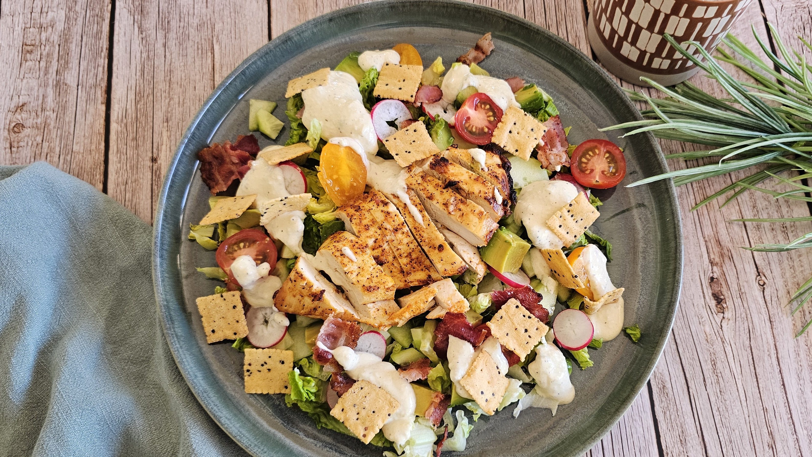 Salade césar healthy et ces crakers croustillants