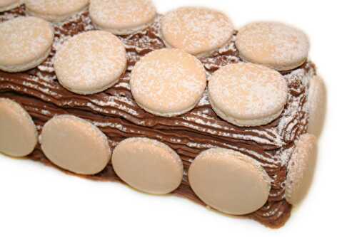 Bûche au Praliné Feuilleté