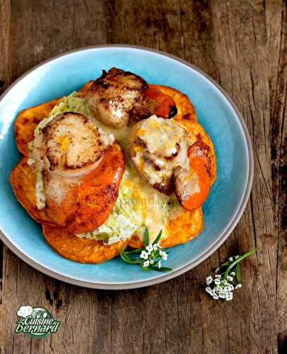Coquilles Saint Jacques aux patates douces grillées, poireaux crémeux et beurre blanc à l'orange