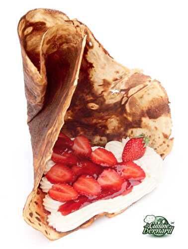 Crêpes Croustillantes aux Fraises et Chantilly