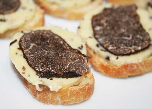 Croûtons au Beurre de Truffe Noire