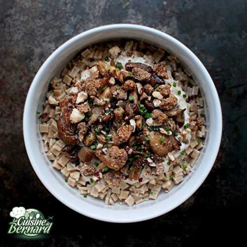 Crozets au sarrasin, champignons, crème aux noisettes, crumble au sarrasin