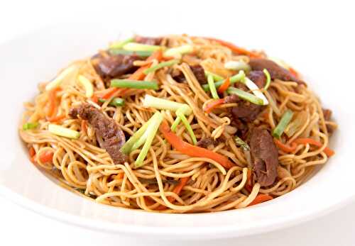 Nouilles Sautées Chinoises aux Légumes et Canard