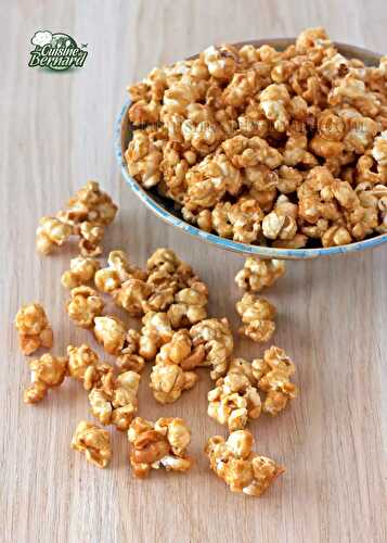 Pop corn croustillant au caramel et cacahuètes