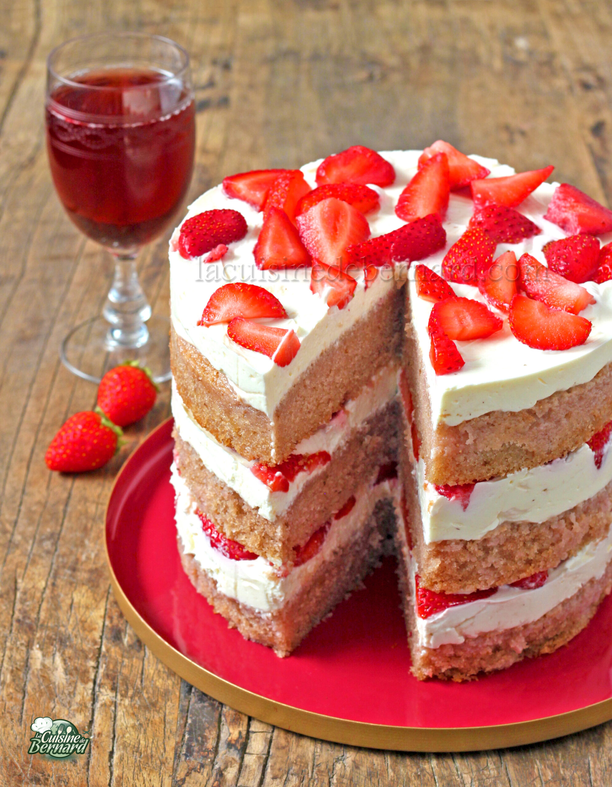 Gâteau Fraises Rosé et chantilly au cream cheese