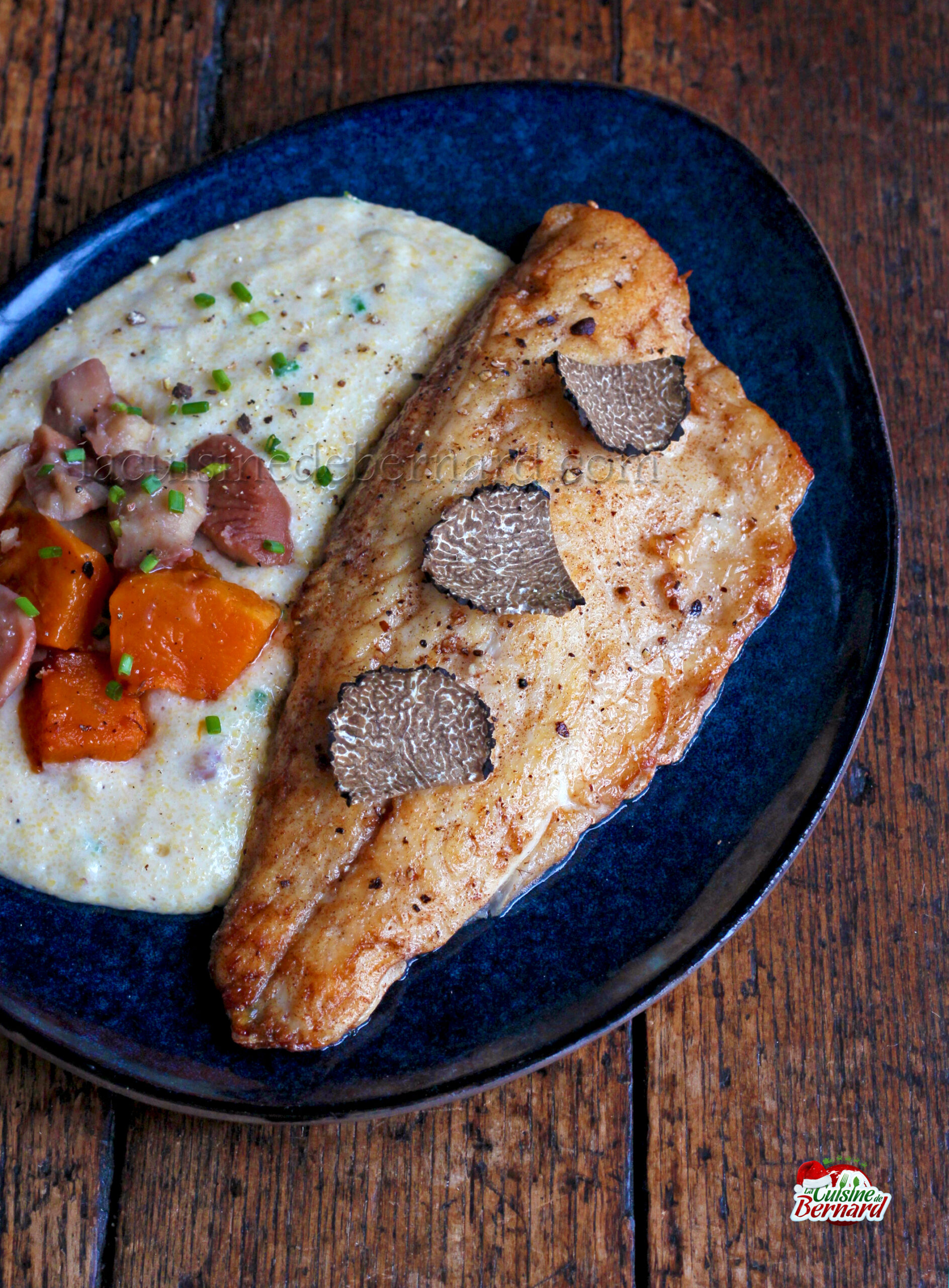 Bar poêlé, polenta crémeuse à la truffe