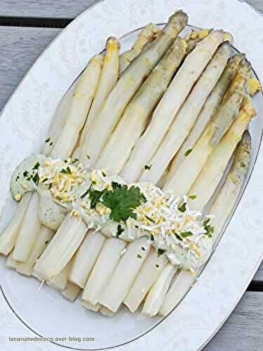 Asperges sauce citronnée à l'œuf et au fromage blanc - 🥗 La Cuisine de Coco 🍜
