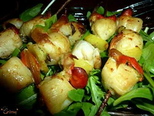 Brochettes de St Jacques sur leur lit de roquette - 🥗 La Cuisine de Coco 🍜
