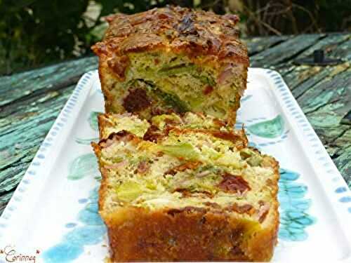 Cake aux tomates séchées, poireaux, bacon et mozzarella - 🥗 La Cuisine de Coco 🍜