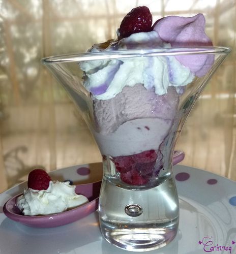 "La violette, douce saveur d'antan" et sa version d'aujourd'hui : glace framboise-violette - 🥗 La Cuisine de Coco 🍜