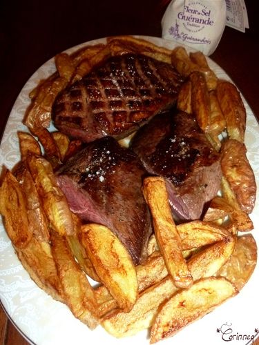 Magret de canard grillé et pommes-de-terre du jardin - 🥗 La Cuisine de Coco 🍜