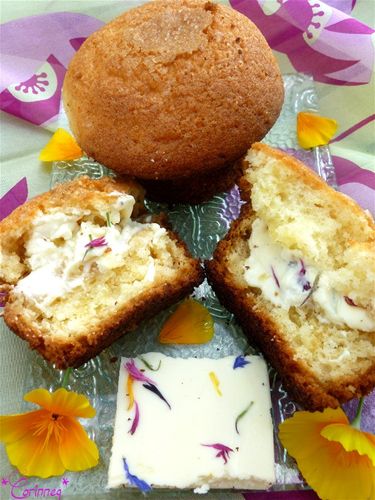 Muffins chocolat blanc au coeur fleuri et fondant - 🥗 La Cuisine de Coco 🍜
