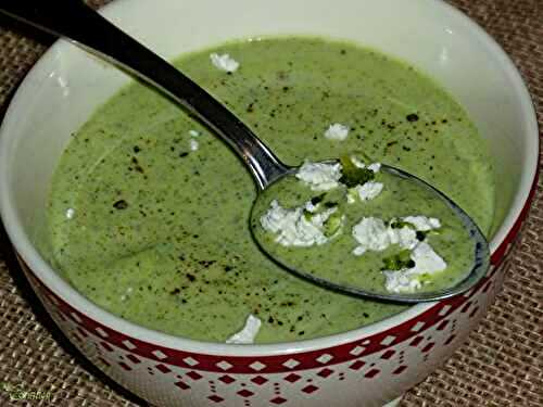 Velouté gourmand de brocolis au fromage frais - 🥗 La Cuisine de Coco 🍜
