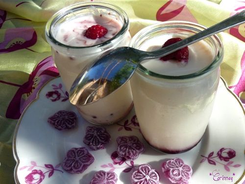 Yaourts à la confiture de framboises à la violette - 🥗 La Cuisine de Coco 🍜