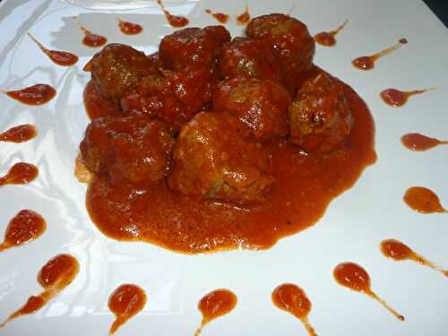 BOULETTES DE BOEUF ET SA SAUCE TOMATE