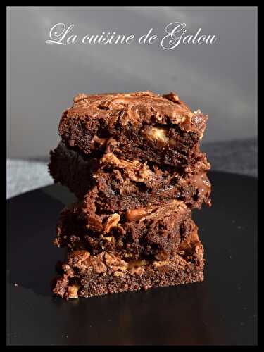 BROWNIE CHOCOLAT, BANANE ET BEURRE DE CACAHUÈTE