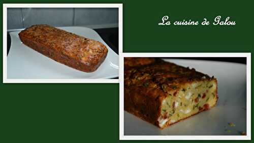 CAKE AU CHEVRE TOMATES ET COURGETTES