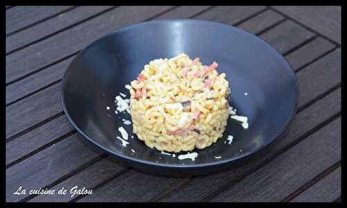 COQUILLETTES JAMBON, CHAMPIGNONS ET COMTE