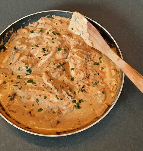 ESCALOPES DE DINDE AUX CHAMPIGNONS