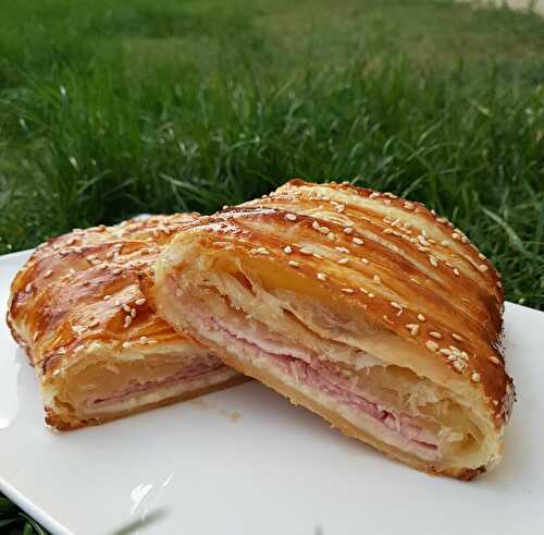 FEUILLETE TRESSE AU JAMBON ET AU COMTE