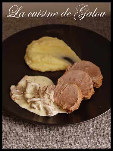 FILET MIGNON ET SA SAUCE AUX GIROLLES ET SON ÉCRASÉ DE POMME DE TERRE