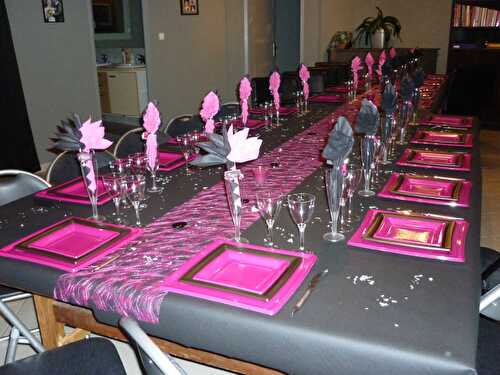 MA TABLE POUR NOEL 2010 NOIRE ET FUSHIA