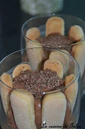 MINI CHARLOTTE AU CHOCOLAT EN VERRINE