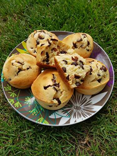 MUFFINS AU BEURRE DE CACAHUÈTES ET PÉPITES DE CHOCOLAT