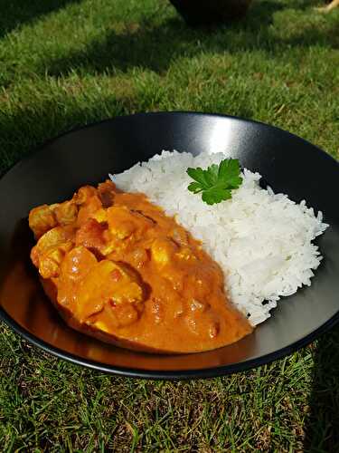 POULET AU CURRY ET A LA TOMATE