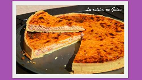 QUICHE AUX LARDONS ET A LA TOMATE