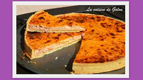 QUICHE AUX LARDONS ET A LA TOMATE