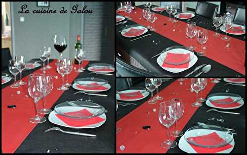 TABLE DE FETES NOIRE, ROUGE ET BLANCHE