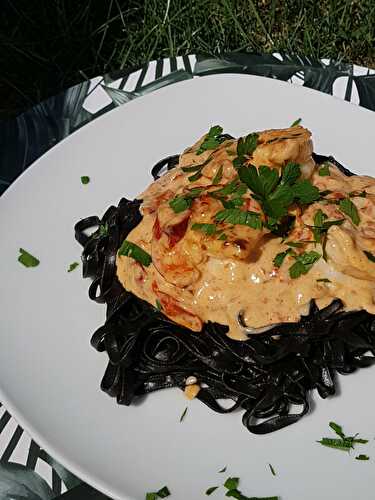 TAGLIATELLES A L'ENCRE DE SEICHE AU GAMBAS