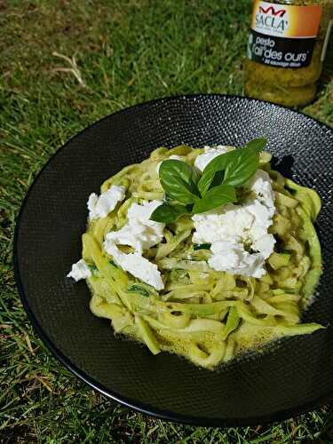 TAGLIATELLES DE COURGETTE AU PESTO ET AU CHEVRE