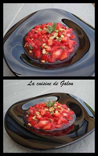 TARTARE DE FRAISES A LA PISTACHE