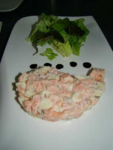 TARTARE DE SAUMON ET POMMES