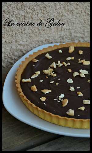 TARTE CHOCOLAT CARAMEL ET CACAHUETES.........