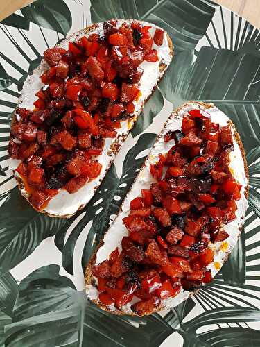 TARTINES AU CHEVRE POIVRON ET CHORIZO